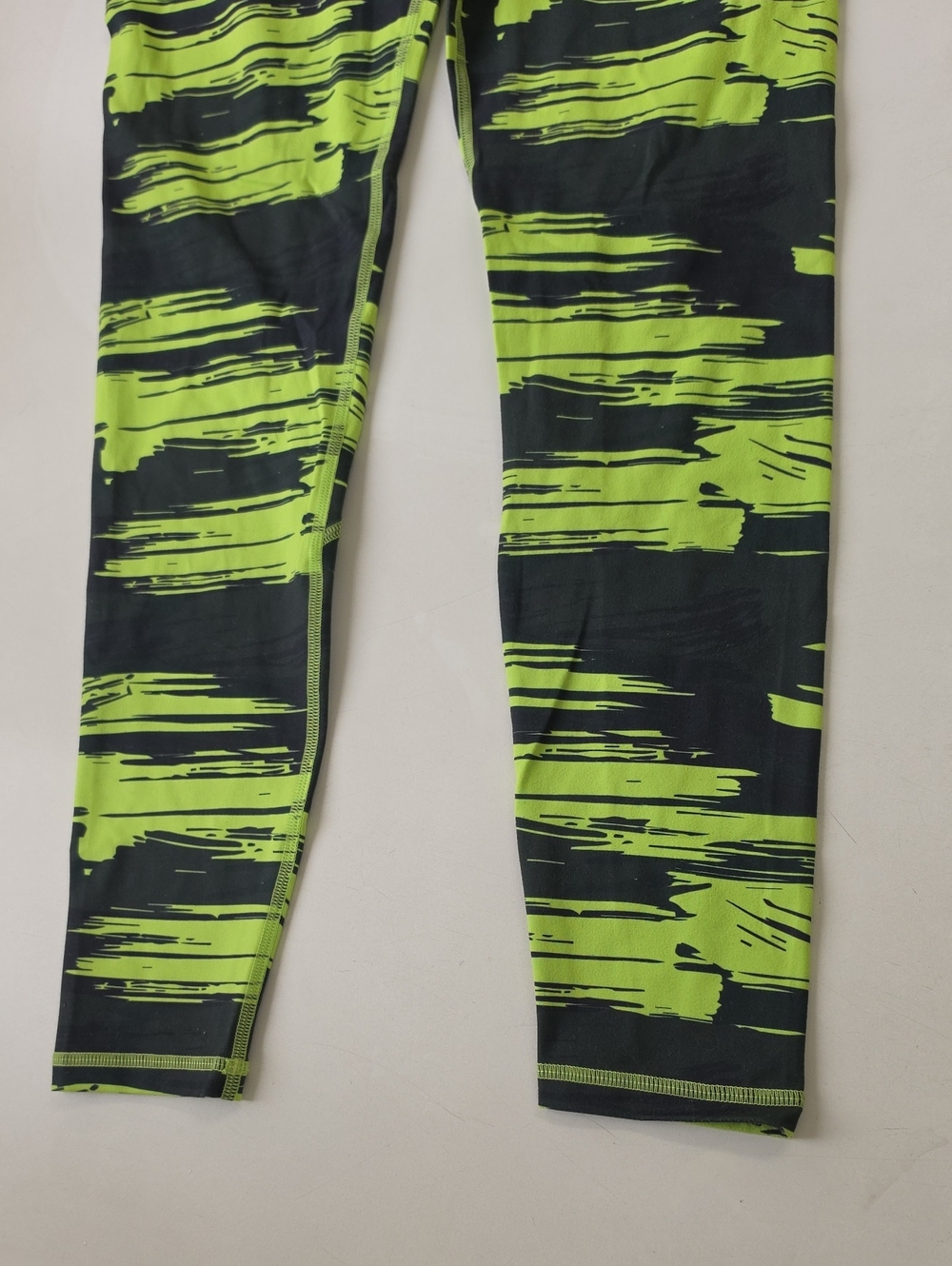 Alphalete Surface Pocket Leggings - Picture 5 of 10